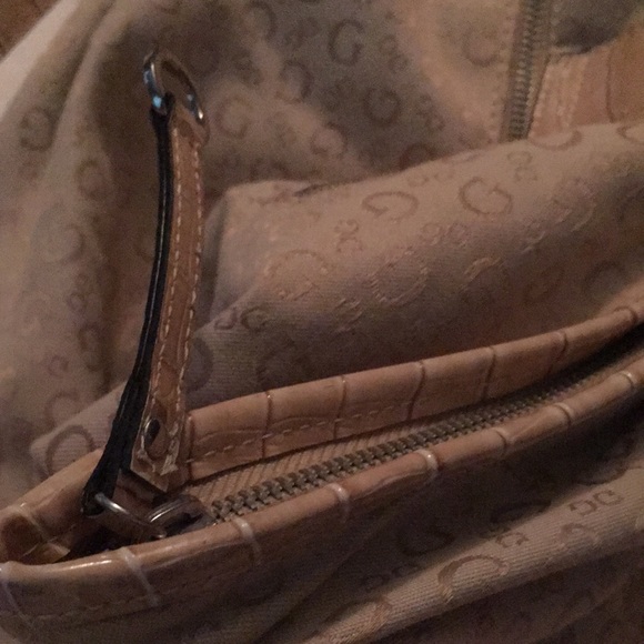 GUESS Shoulder Bag with Faux Croco Trim - Picture 15 of 17